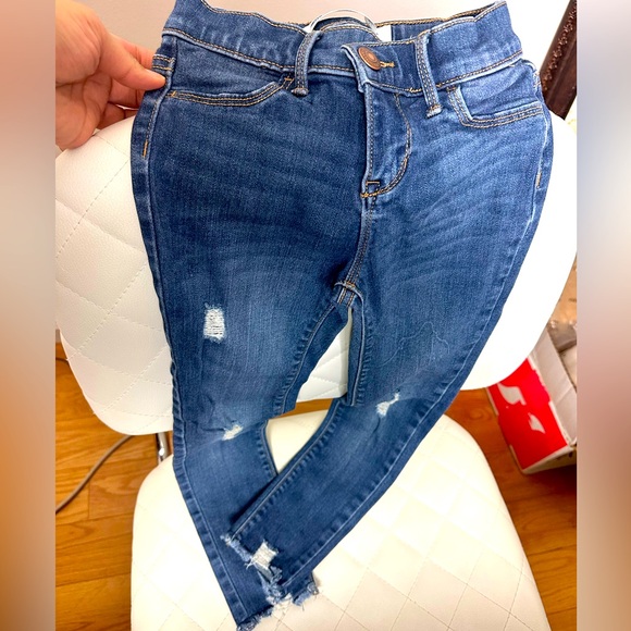 4 pairs of denim jeans. Size 7. - Picture 4 of 5